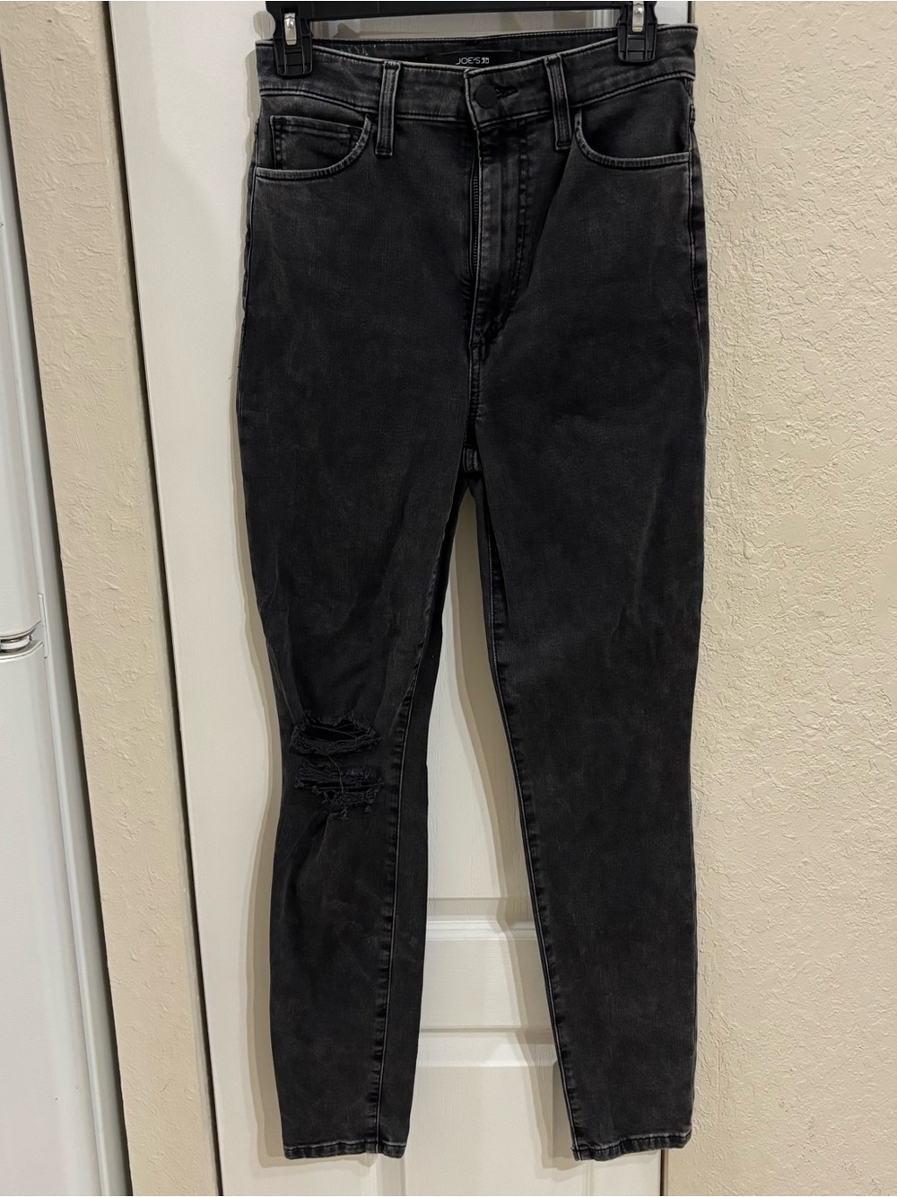 Joe's Jeans Flawless The Bella 11 in High Rise Skinny Distressed Ankle pants